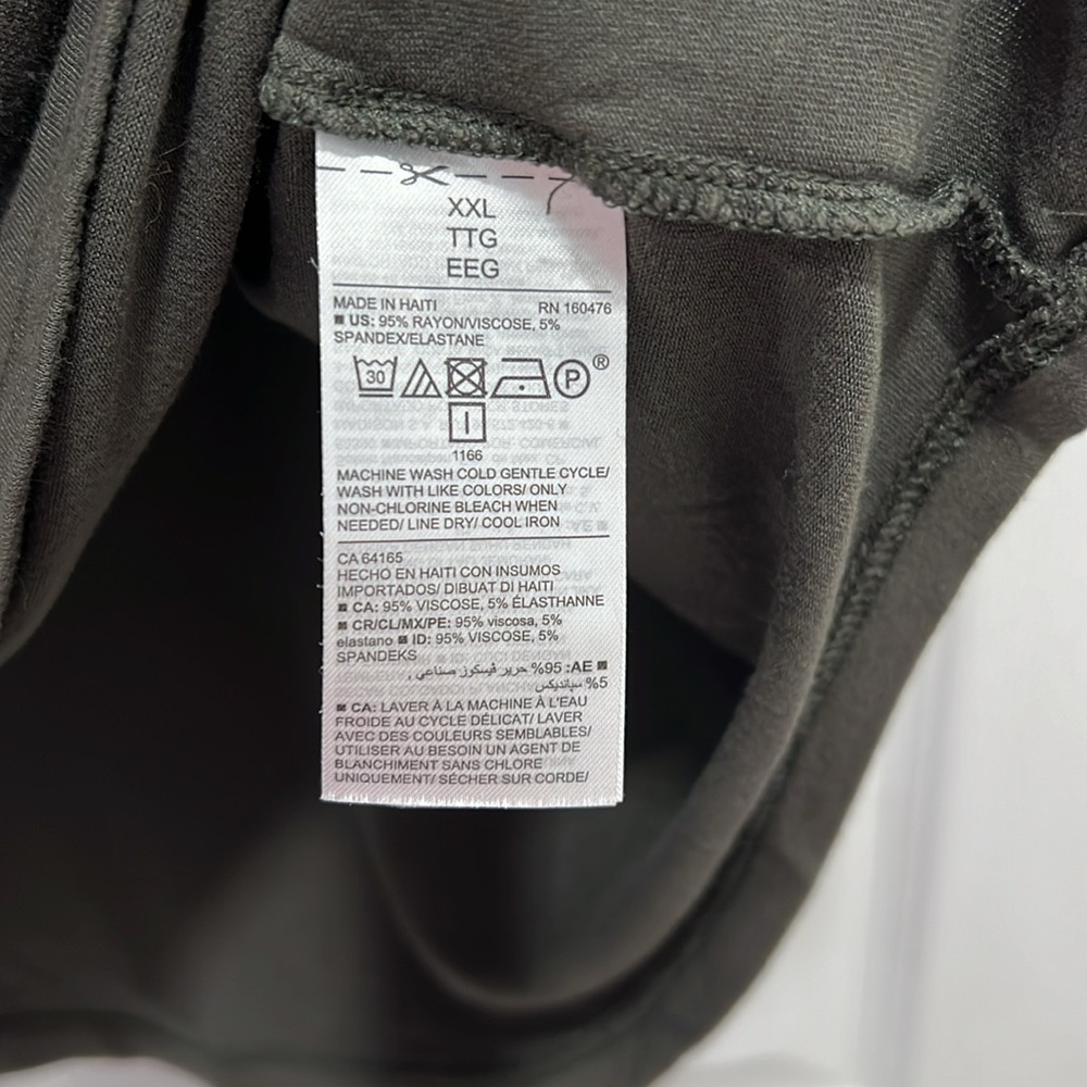 Old Navy Luxe V-Neck Tee - Picture 5 of 6